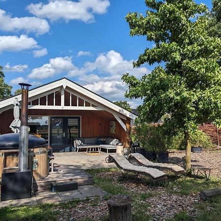 Chalet "Het Biggetje" Hottub - Sauna Volkel 外观 照片