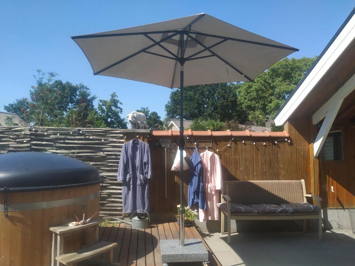 Chalet "Het Biggetje" Hottub - Sauna Volkel 外观 照片
